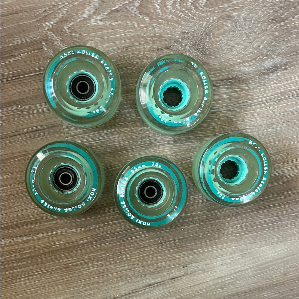 Moxi Gummy Skate Wheels - Floss
